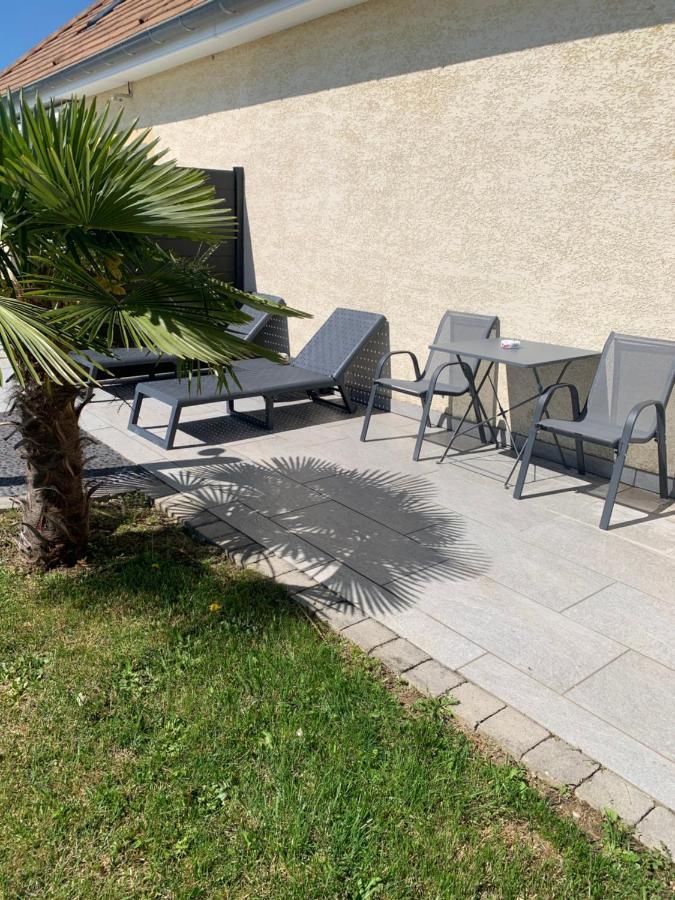 Independant Avec Piscine Et Jardin Apartment *